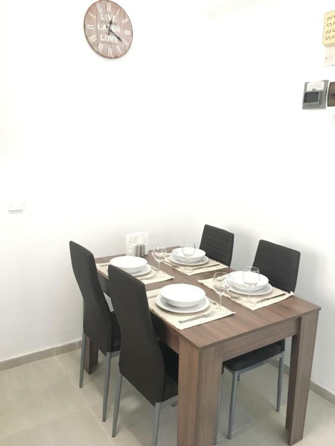 Larnaca Beach Apartment 44 ภายนอก รูปภาพ